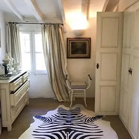 Mas Roure Vell Bed & Breakfast