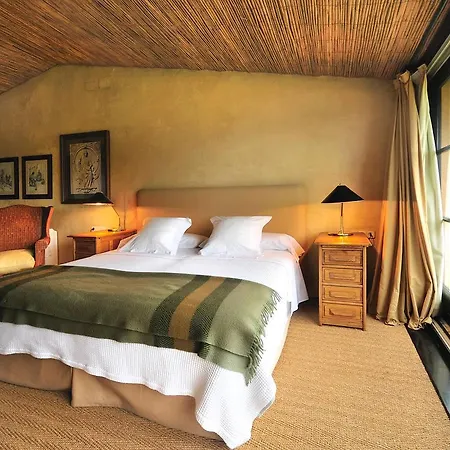 Mas Roure Vell Bed & Breakfast